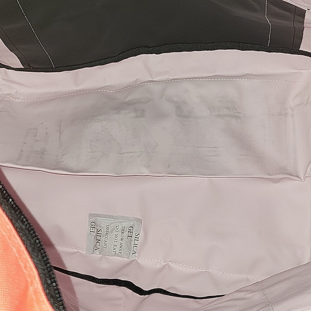 PINK Duffle Bag - Picture 9 of 9